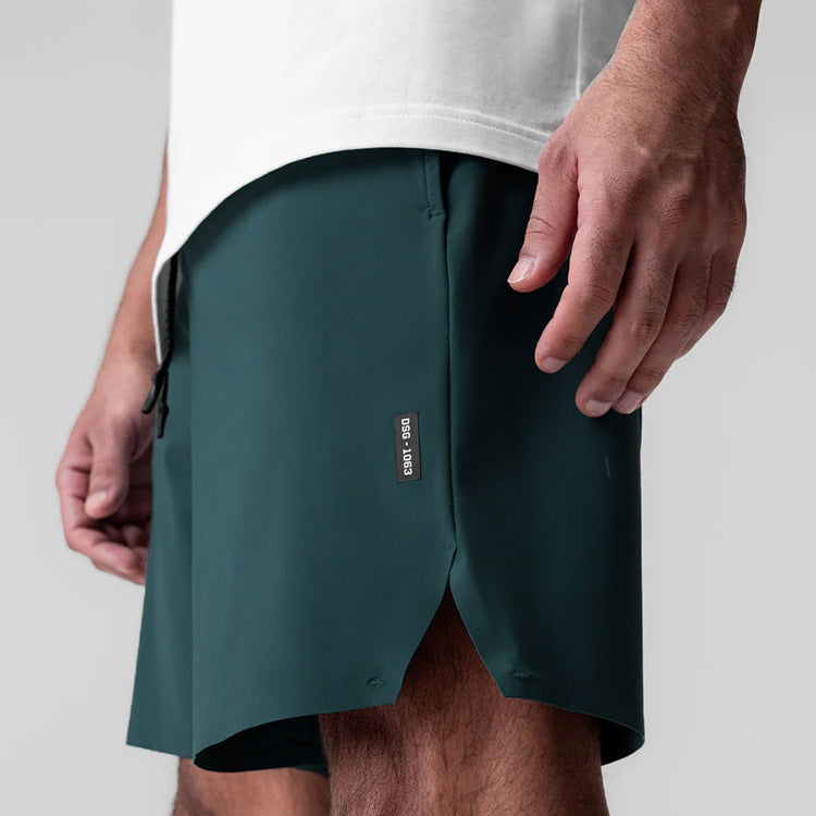 Seamless Performance Shorts with Multi-Pocket Utility Design