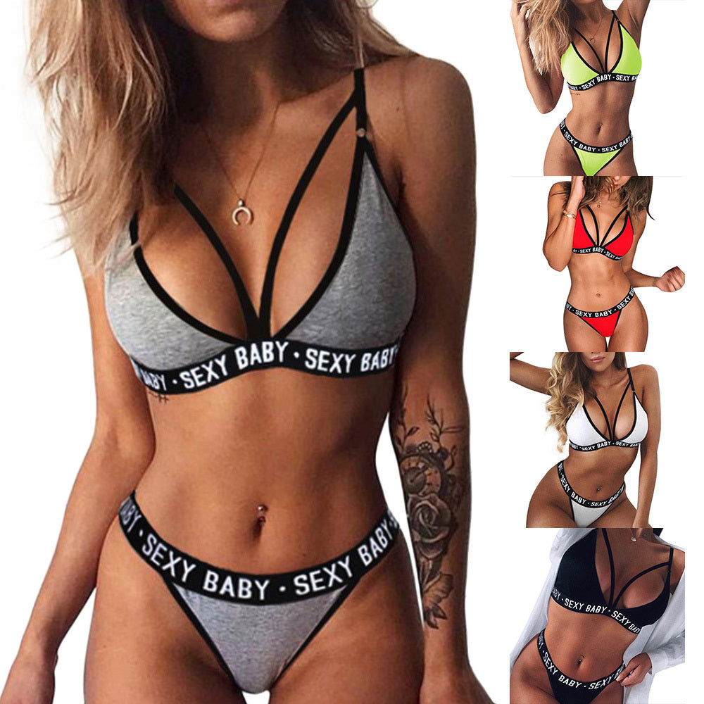 Letra imprime bikini sexy para declaraciones de verano en negrita