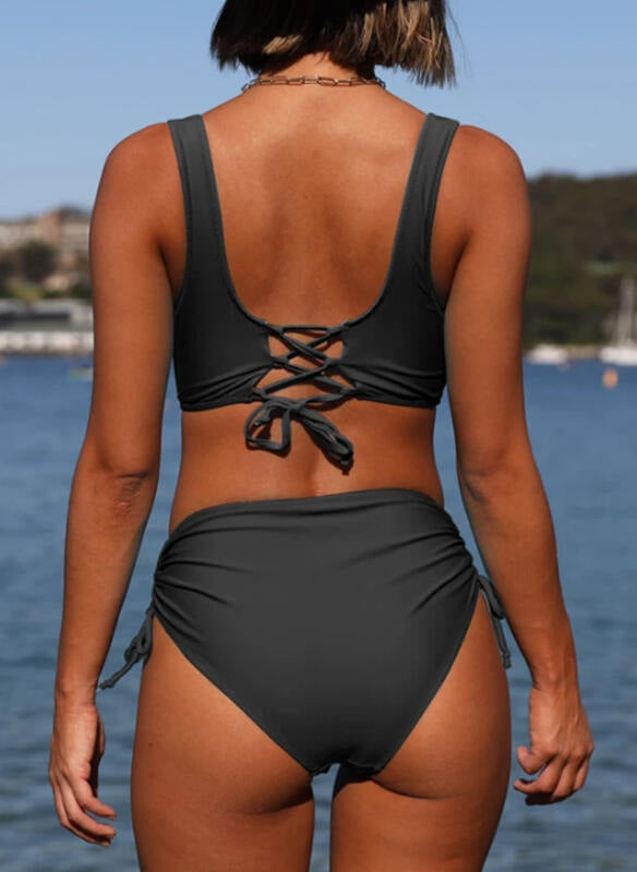 Fashion Strappy Bikini Swimsuit for Modern Beach Style