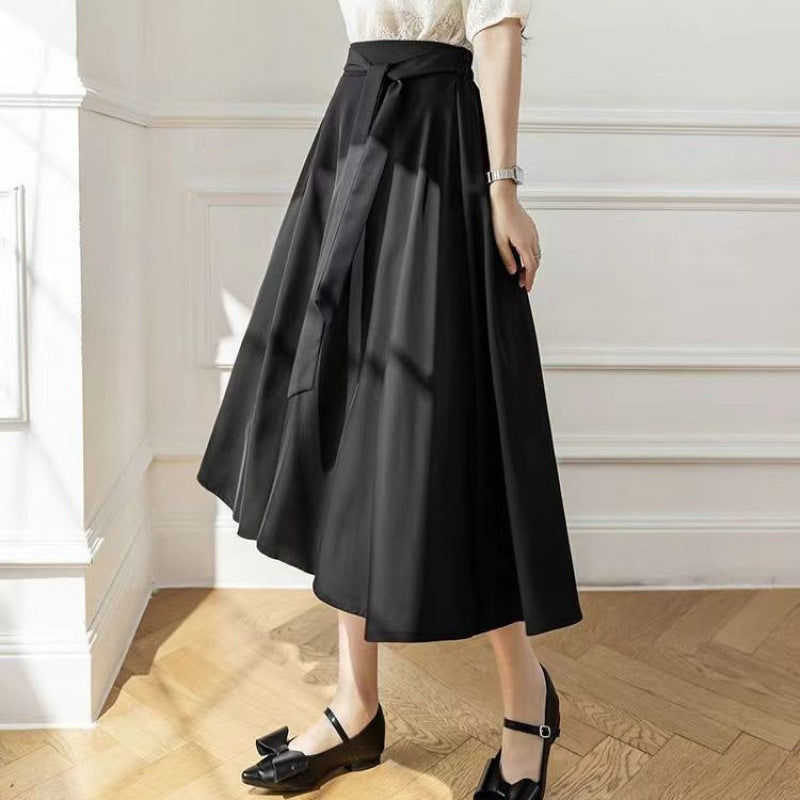 Rok A-Line Mid Length dengan ujungnya yang besar