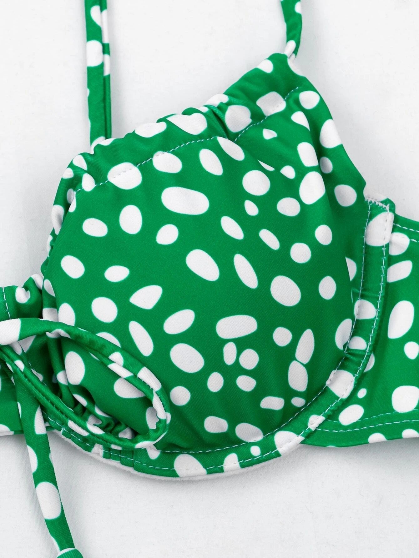Abito bikini diviso da donna chic per un'estate elegante