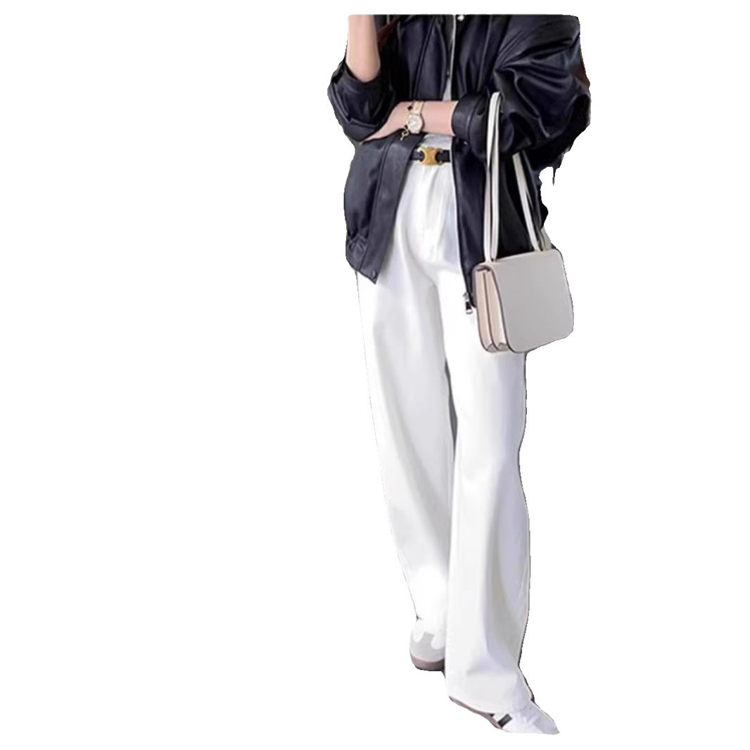 Jeans croccanti a gamba bianca con fascino femminile rilassato