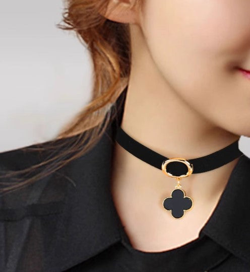 Elegante Choker-Halskette in Schwarz und Gold