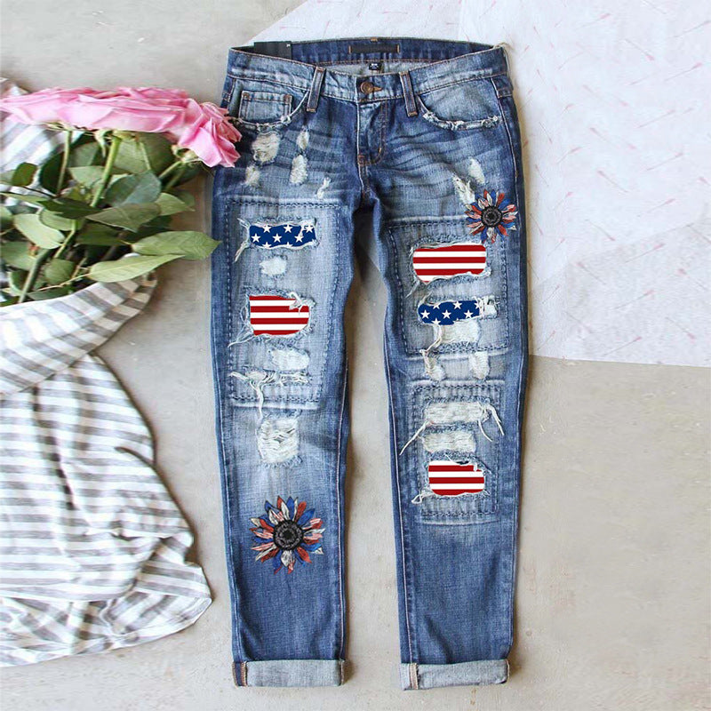 Bandiera bandiera jeans in denim strappato con tocco di streetwear patriottico