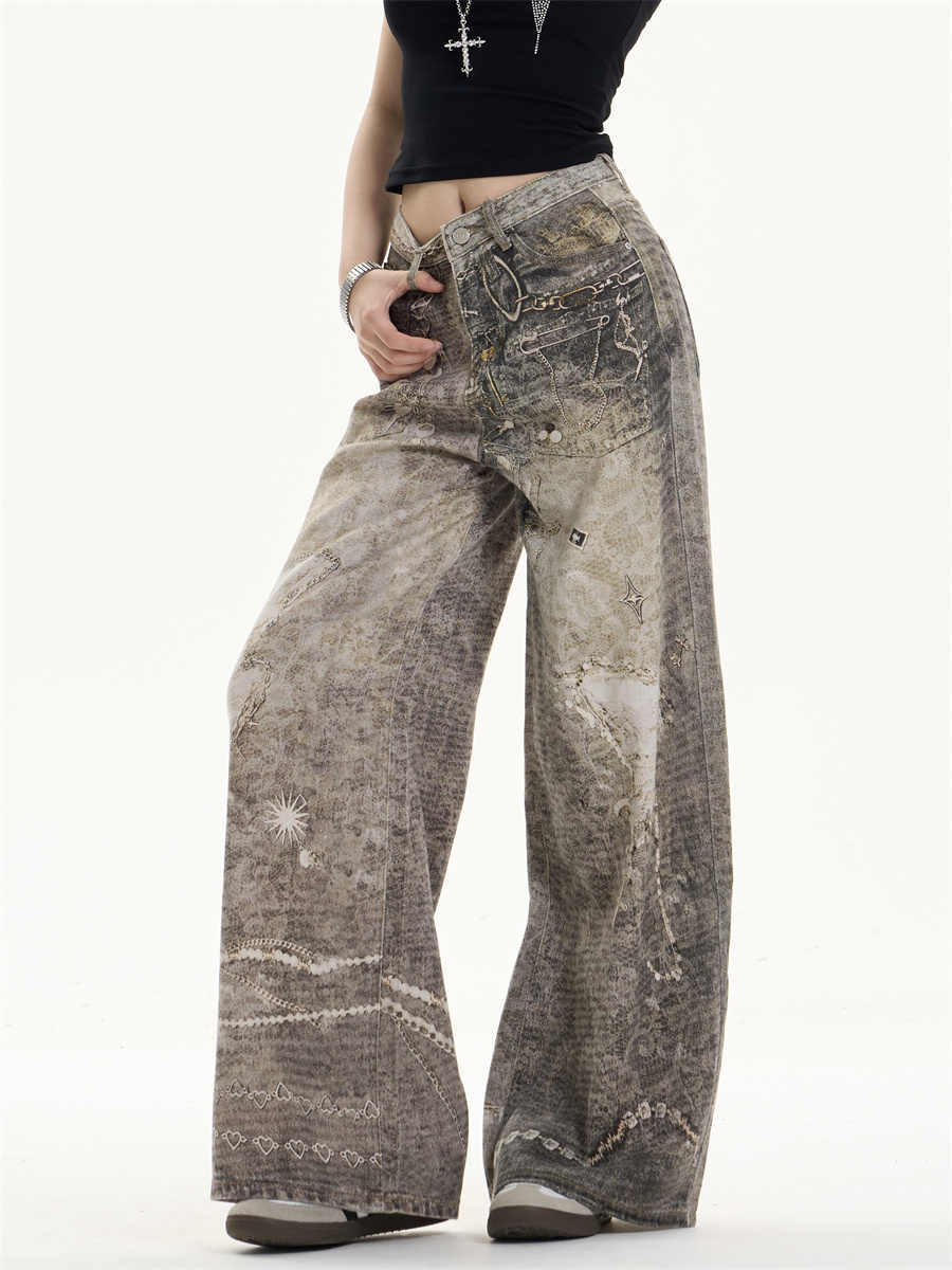 Jeans retro desgastados con atractivo relajado