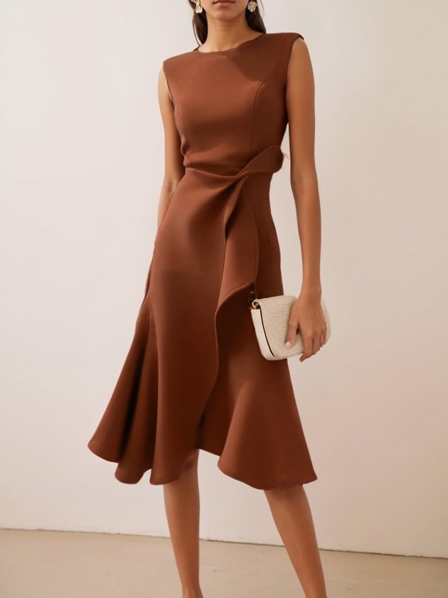 Red Sleeveless Round-Neck Dress with Elegant Temperament