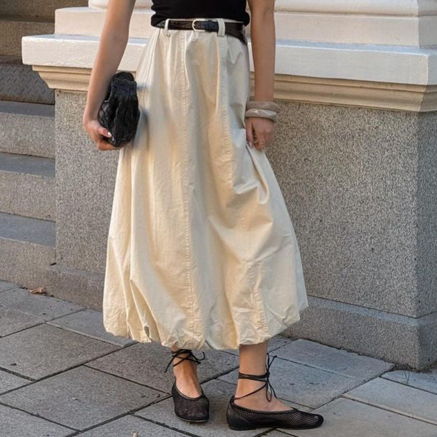 Saia de estilo de rua inspirada em francês com elegância simples