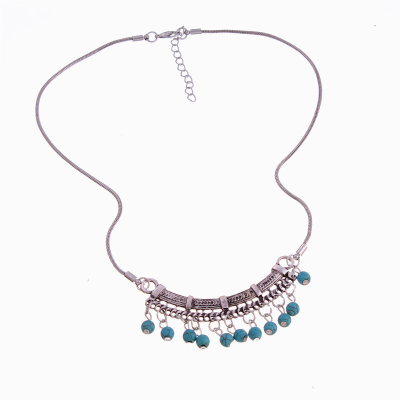 Collier perlé en métal et turquoise