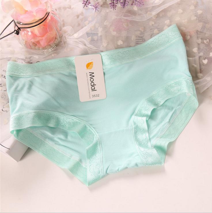 Trim flowery trim tummy tuck panty