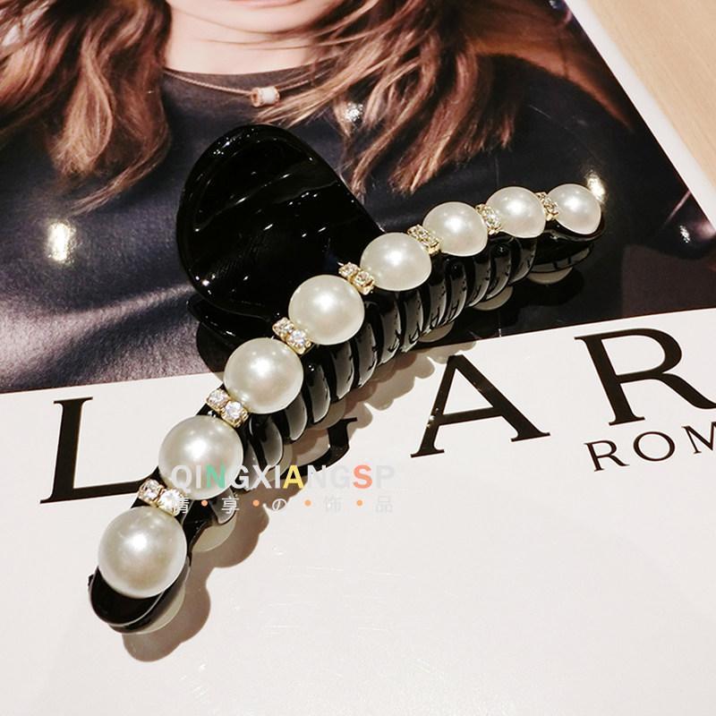 Klip Rambut Hitam Pearls & Sparkle