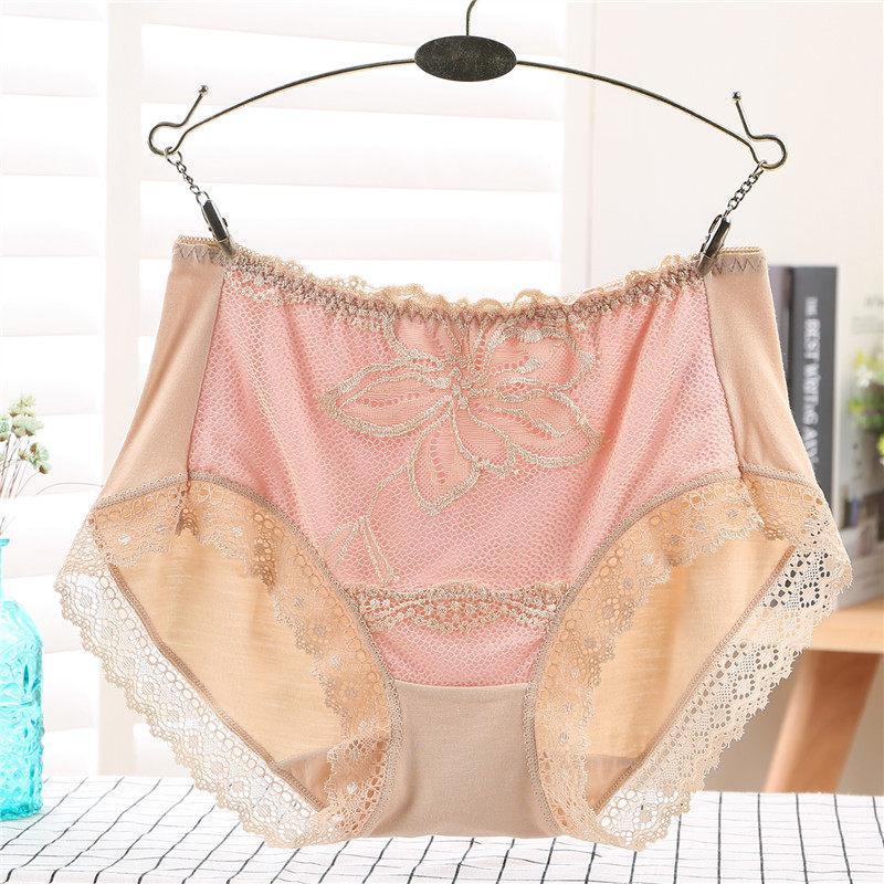 Flirty Flower Lace Hip Hugger Panty