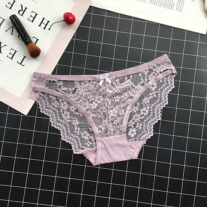スルーレースブリーフスタイルのパンティーをご覧ください