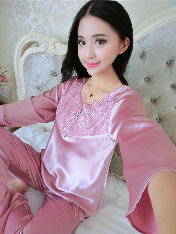 Ensemble de pyjamas en satin en dentelle de fleur