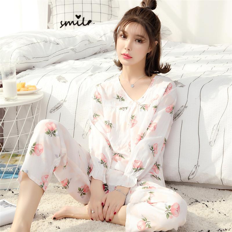 Conjunto de ropa de dormir floral con volantes en los puños