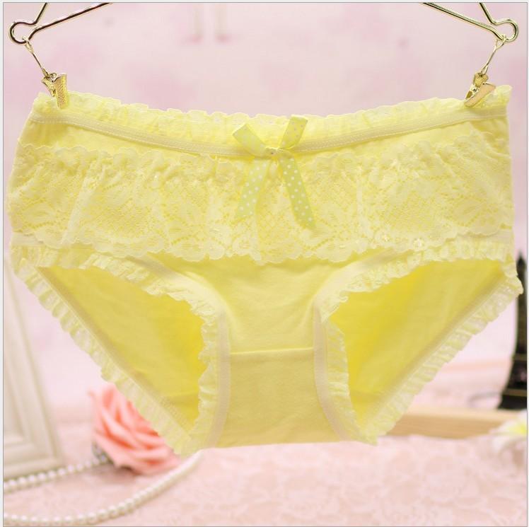 Girly Lace e Ruffles Bikini Panty